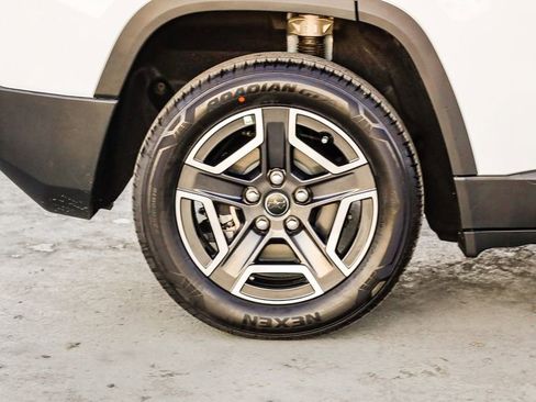 New 2026 Jeep Cherokee Limited image 11