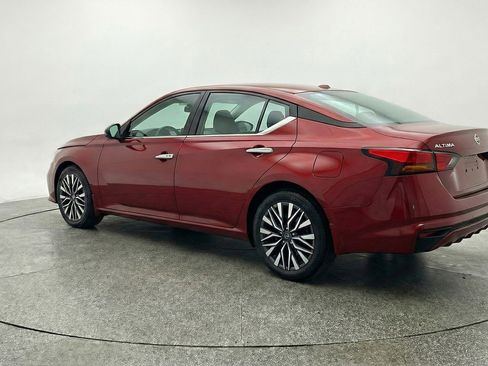 Used 2025 Nissan Altima 2.5 SV image 6