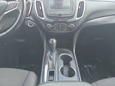 Used 2021 Chevrolet Equinox LT image 3