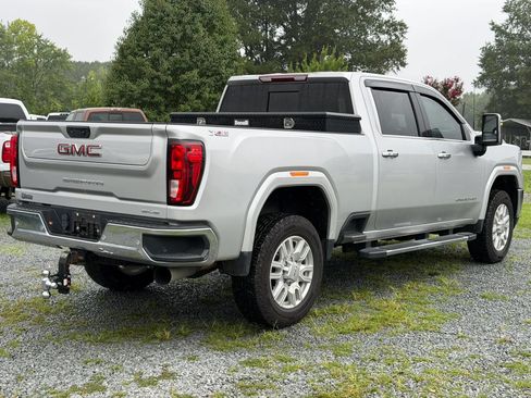 Used 2022 GMC Sierra 2500 SLE w/ SLE Value Package; AWD/4WD image 4