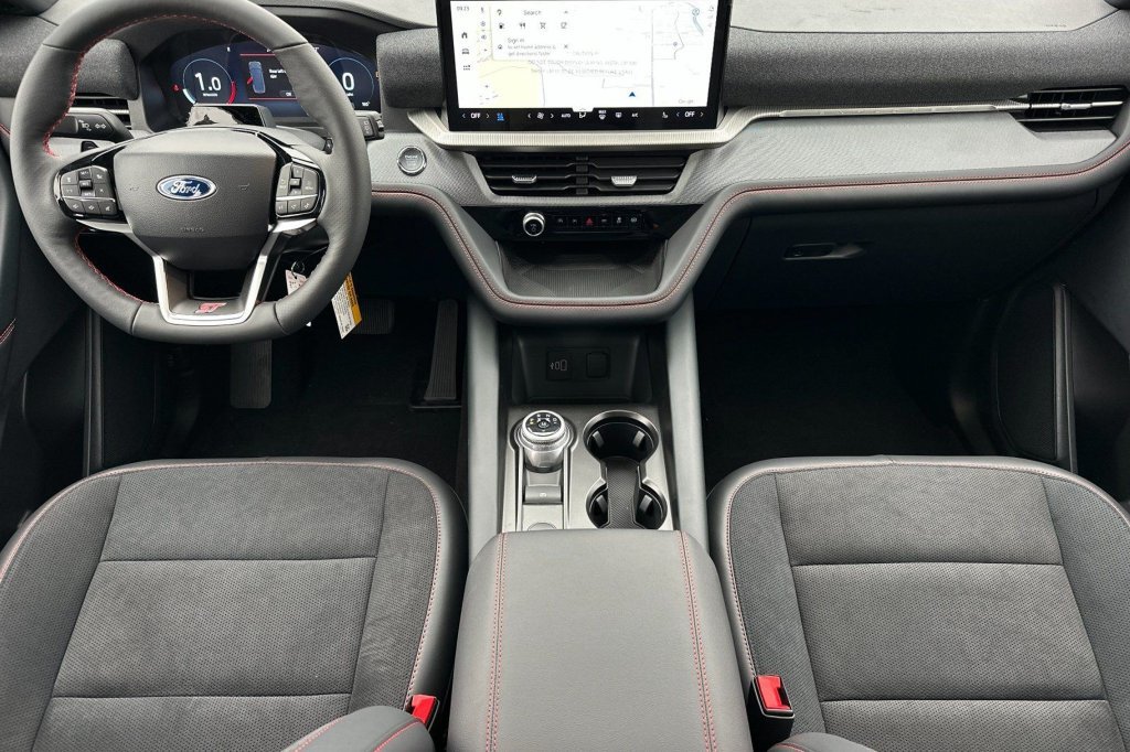 Used 2025 Ford Explorer ST-Line w/ Premium Package RWD image 17