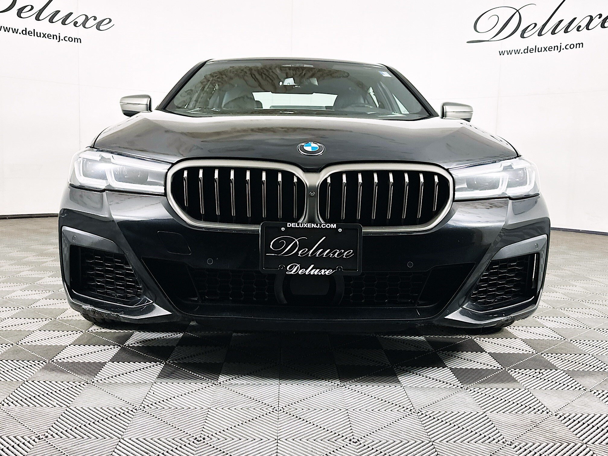 Used 2023 BMW M550i xDrive w/ Executive Package AWD/4WD image 2
