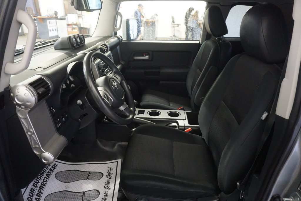 Used 2012 Toyota FJ Cruiser 4WD w/ Convenience Pkg image 16