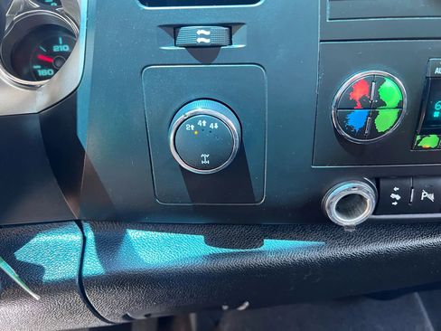 Used 2013 Chevrolet Silverado 2500 LT w/ Texas Edition image 15