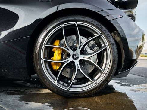 Used 2021 McLaren 720S RWD image 28