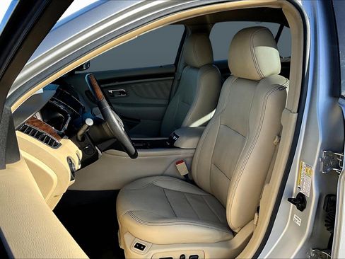 Used 2017 Ford Taurus Limited image 23