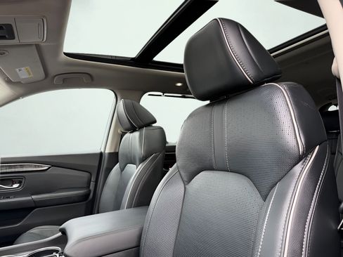 Used 2024 Honda Pilot Elite image 40
