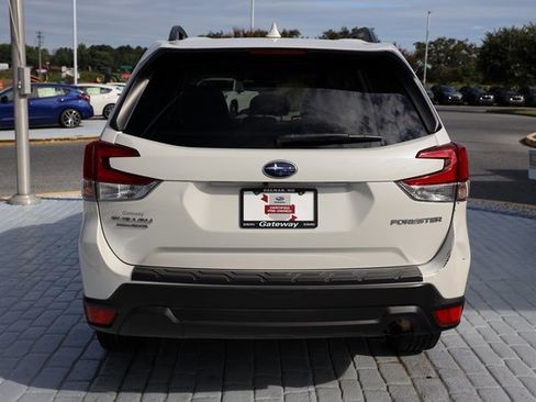 Used 2019 Subaru Forester Premium w/ All-Weather Package image 4