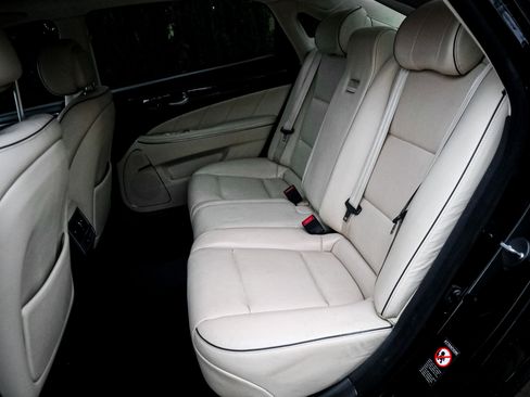 Used 2014 Hyundai Equus Signature image 8