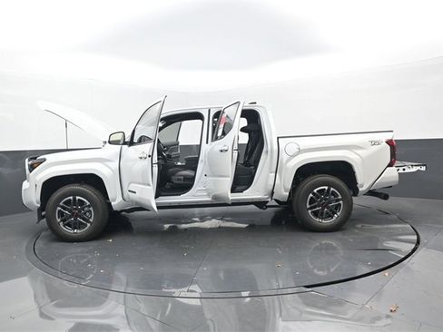 New 2025 Toyota Tacoma TRD Sport image 32