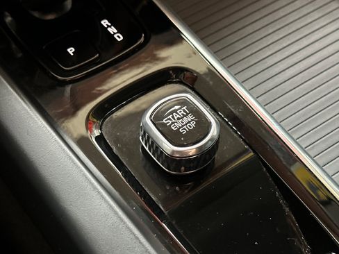 Used 2024 Volvo XC60 B5 Core image 30