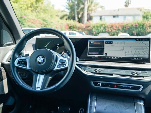Used 2026 BMW X5 sDrive40i w/ M Sport Package RWD image 13
