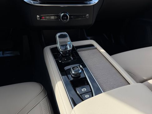 New 2026 Volvo XC90 T8 Plus w/ Protection Package Premier image 14