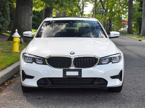 Used 2020 BMW 330i xDrive Sedan w/ Driving Assistance Package image 13