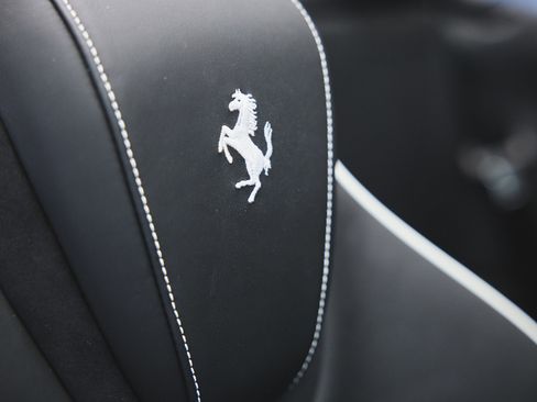 Used 2024 Ferrari Roma Spider image 33