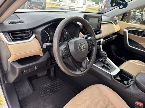 Used 2019 Toyota RAV4 LE image 16