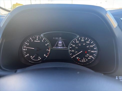 Used 2019 Nissan Pathfinder SL image 19