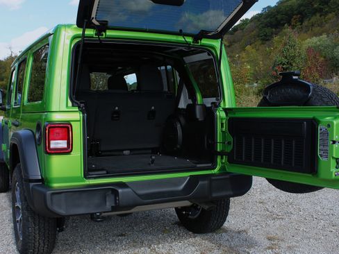 New 2026 Jeep Wrangler Unlimited Sport image 11