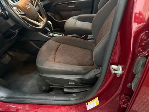 Used 2020 Chevrolet Sonic LT w/ Convenience Package image 26