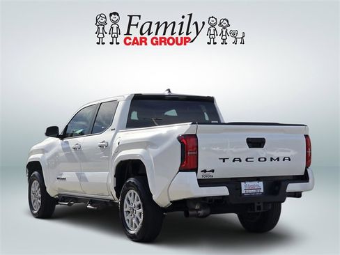 Used 2025 Toyota Tacoma SR5 image 3