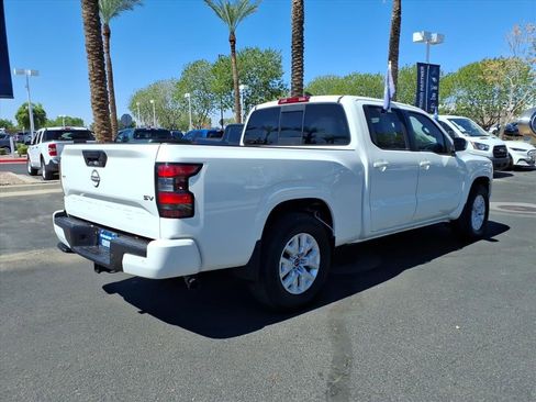 Used 2022 Nissan Frontier SV w/ Technology Package image 4