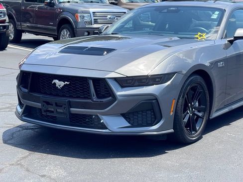 Used 2025 Ford Mustang GT RWD image 29