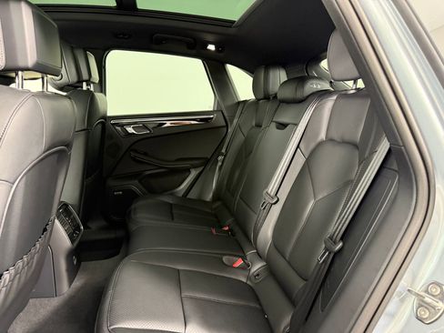 Certified 2026 Porsche Macan AWD/4WD image 15