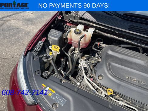 Used 2023 Chrysler Pacifica Touring-L FWD image 31