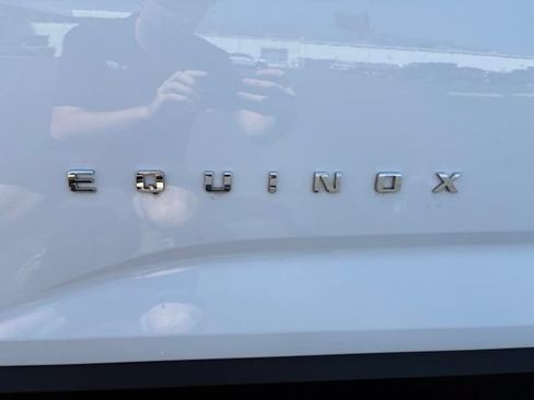 Used 2025 Chevrolet Equinox LT AWD/4WD image 13