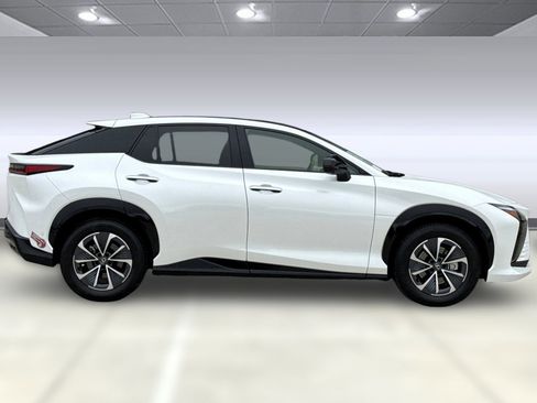 Certified 2023 Lexus RZ 450e Premium w/ Technology Package AWD/4WD image 8