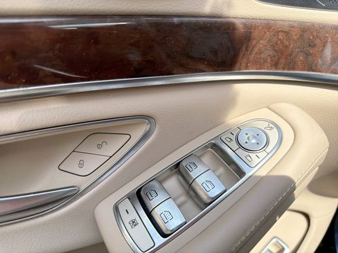 Used 2018 Mercedes-Benz S 560 4MATIC Sedan w/ Premium Package image 15