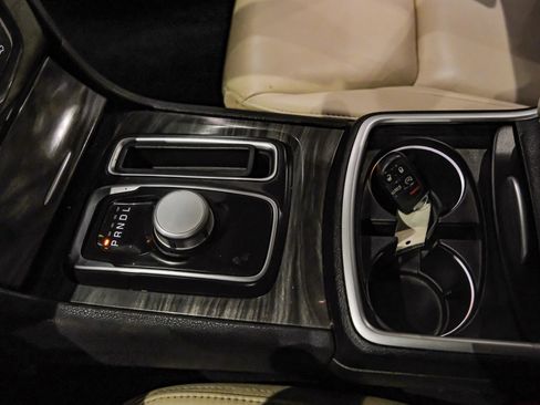 Used 2020 Chrysler 300 Touring L w/ Quick Order Package 2EF image 21