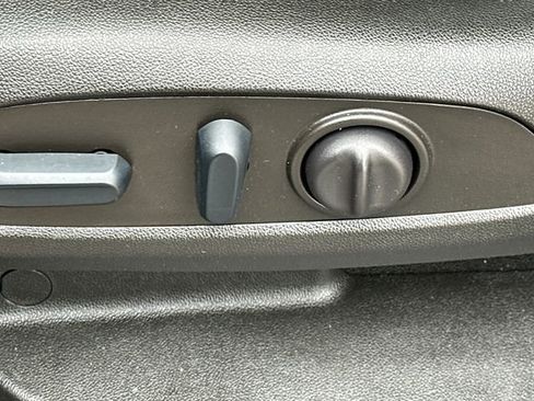 Used 2022 Chevrolet Blazer LT image 37