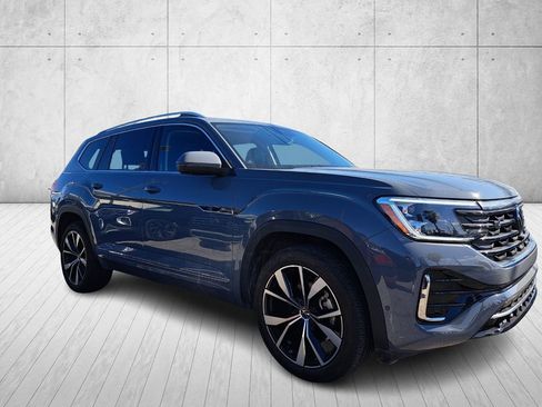 Used 2025 Volkswagen Atlas SEL Premium R-Line image 3