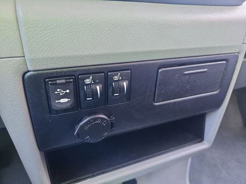 Used 2017 Toyota Sienna XLE image 32