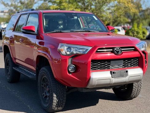 Used 2021 Toyota 4Runner TRD Off-Road Premium w/ Moonroof Package AWD/4WD image 7