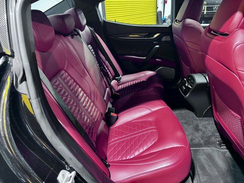 Used 2022 Maserati Ghibli Trofeo image 17