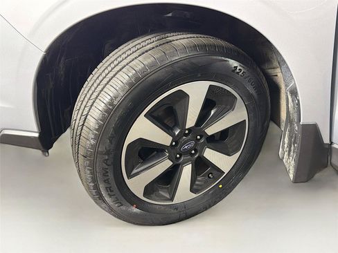 Used 2018 Subaru Forester 2.5i Premium AWD/4WD image 36