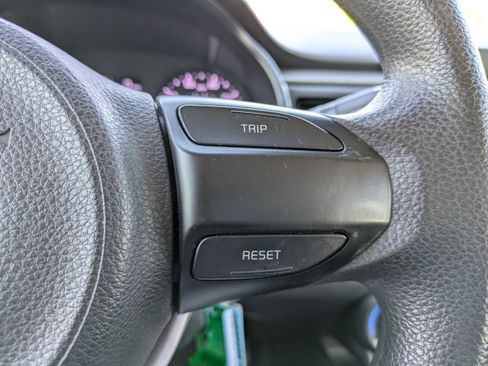 Used 2018 Kia Rio LX image 18