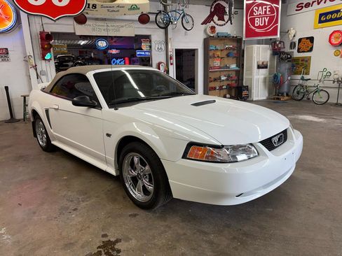 Used 2000 Ford Mustang GT RWD image 7