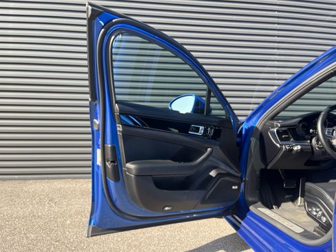 Certified 2018 Porsche Panamera 4S image 22