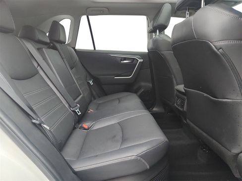 Used 2022 Toyota RAV4 Limited image 26