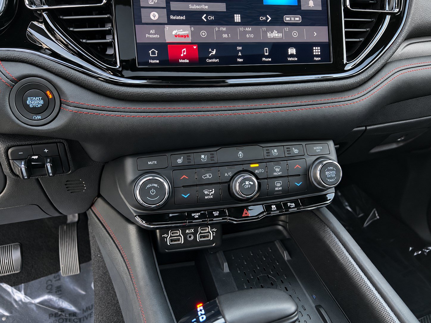 Used 2025 Dodge Durango R/T AWD/4WD image 14