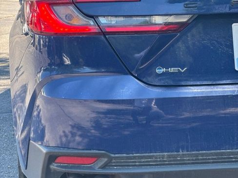 Used 2025 Toyota Camry SE FWD image 5