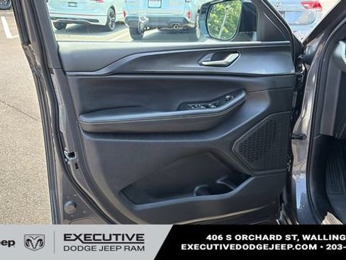 Used 2024 Jeep Grand Cherokee Altitude AWD/4WD image 20