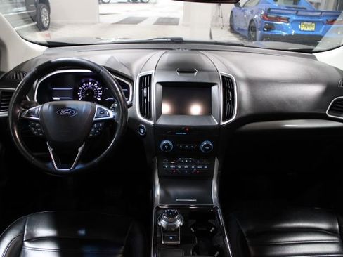 Used 2019 Ford Edge SEL w/ Equipment Group 201A image 2