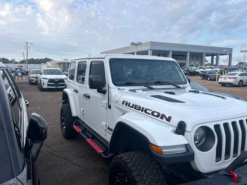 Used 2018 Jeep Wrangler Unlimited Rubicon AWD/4WD image 9