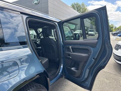 New 2026 Land Rover Defender 110 X-Dynamic SE AWD/4WD image 17