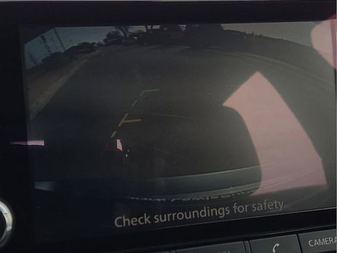 Used 2024 Nissan Altima 2.5 SV image 13