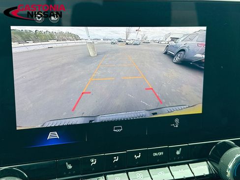 Used 2023 Chevrolet Colorado Z71 w/ Z71 Convenience Package 2 image 17